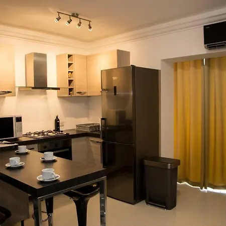 Seascape With Sea Views - 6 Persons , 2 Bathrooms St Paul's Bay