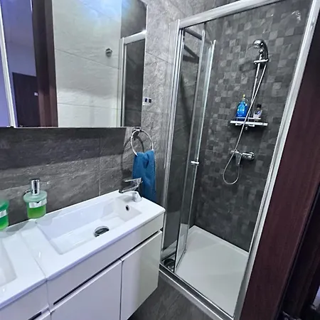 Seascape With Sea Views - 6 Persons , 2 Bathrooms St. Paul's Bay